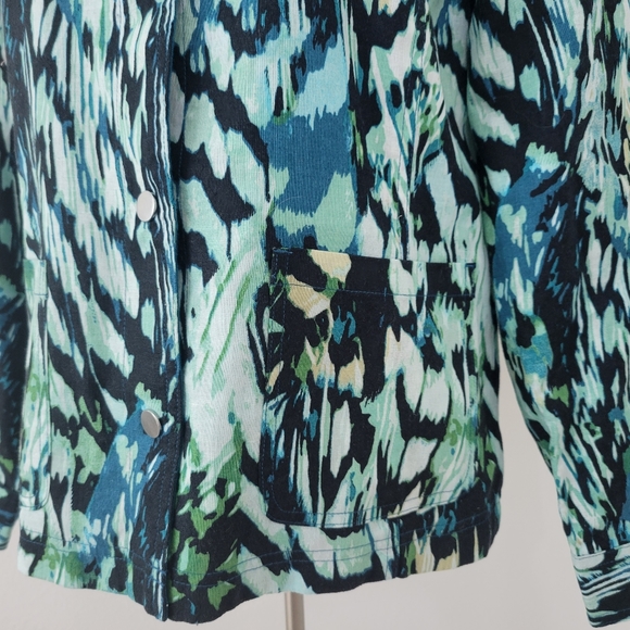 Chico's Reversible Solid To Printed Linen Jacket - Picture 8 of 8